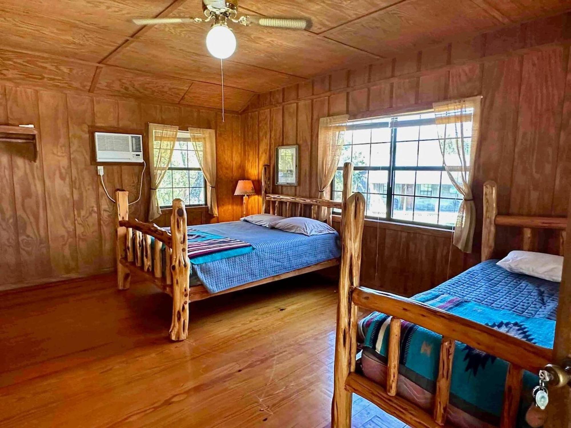 Hotel Crc Ranch Retreat à Bandera Chambre photo